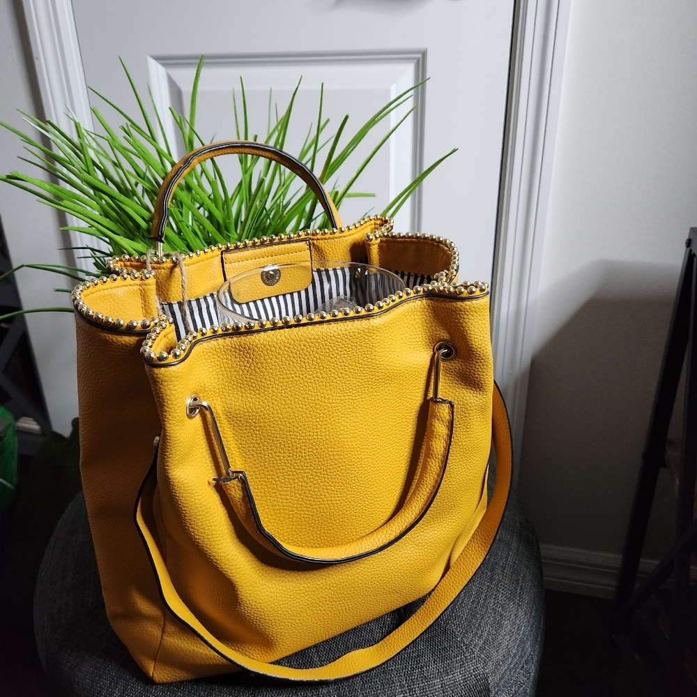 Purse - Picture 2 of 5